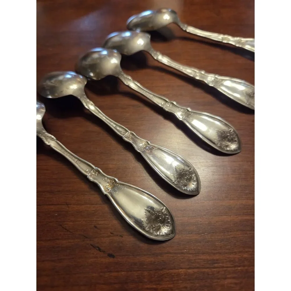 5 Antique 1881 Rogers LA VIGNE GRAPE 1908 Silverplate 5‎ Teaspoons Spoons